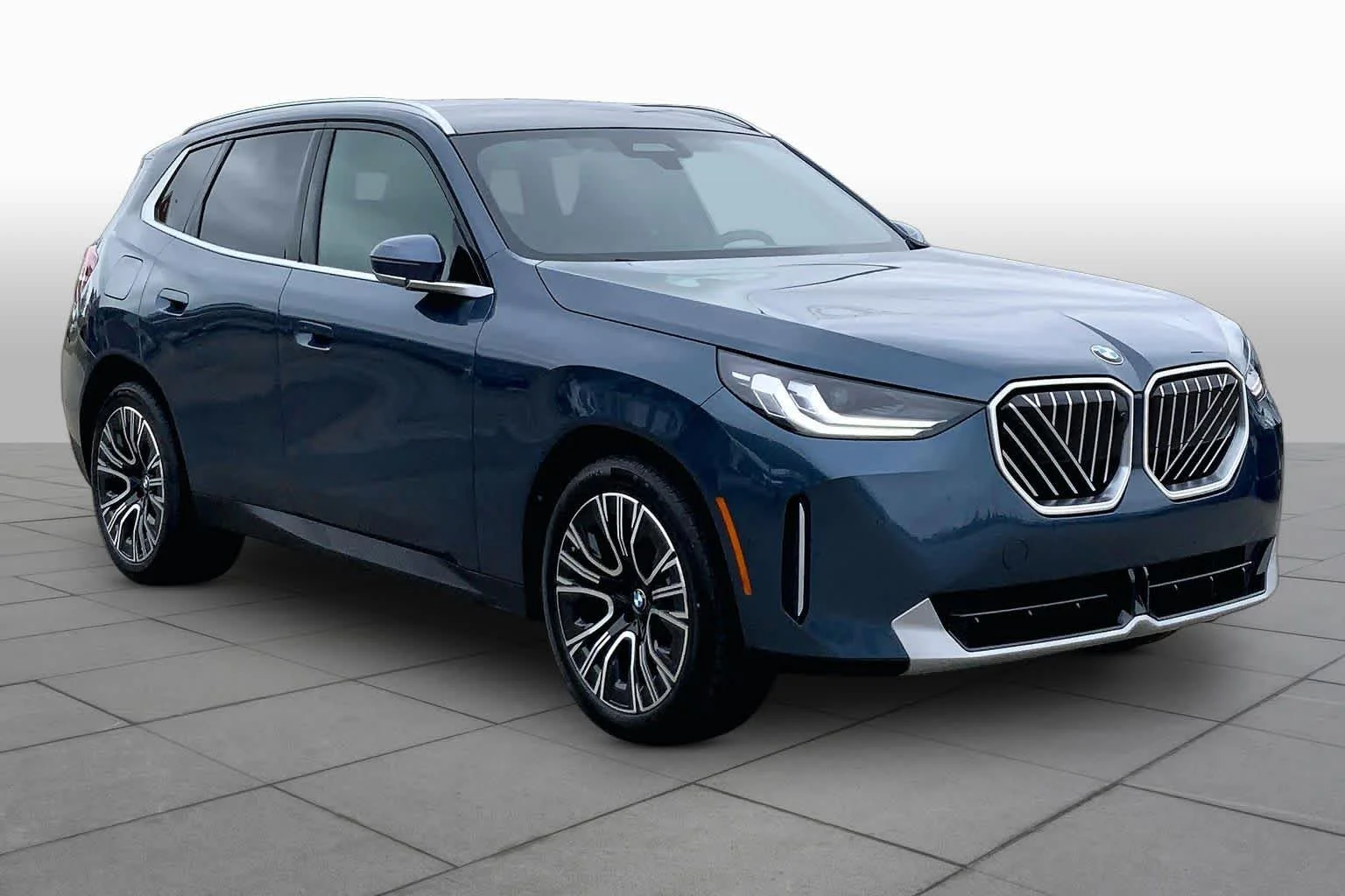 New 2026 Arctic Race Blue Metallic BMW 30 xDrive image 2