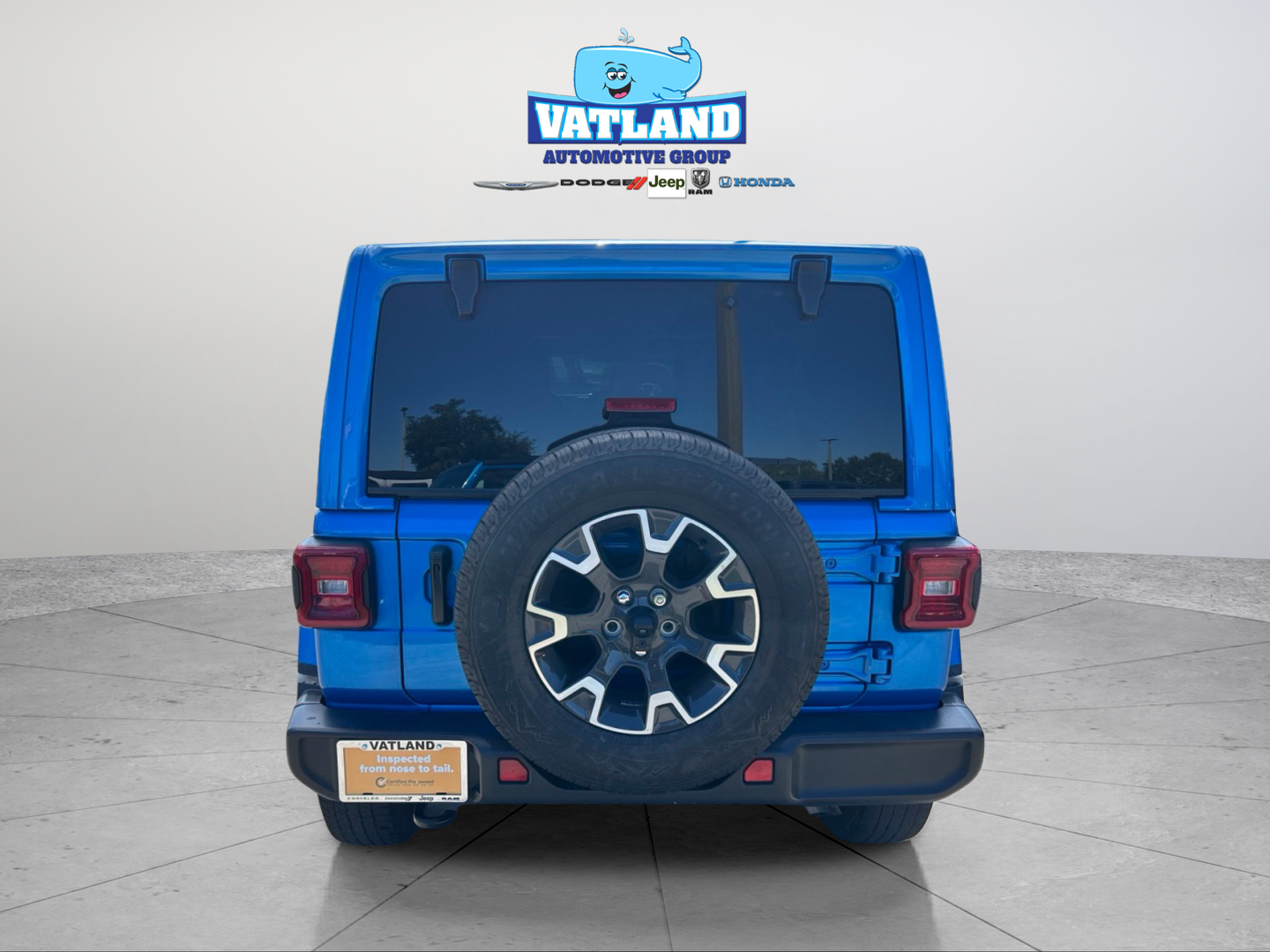 Used 2024 Blue Jeep Sahara image 4