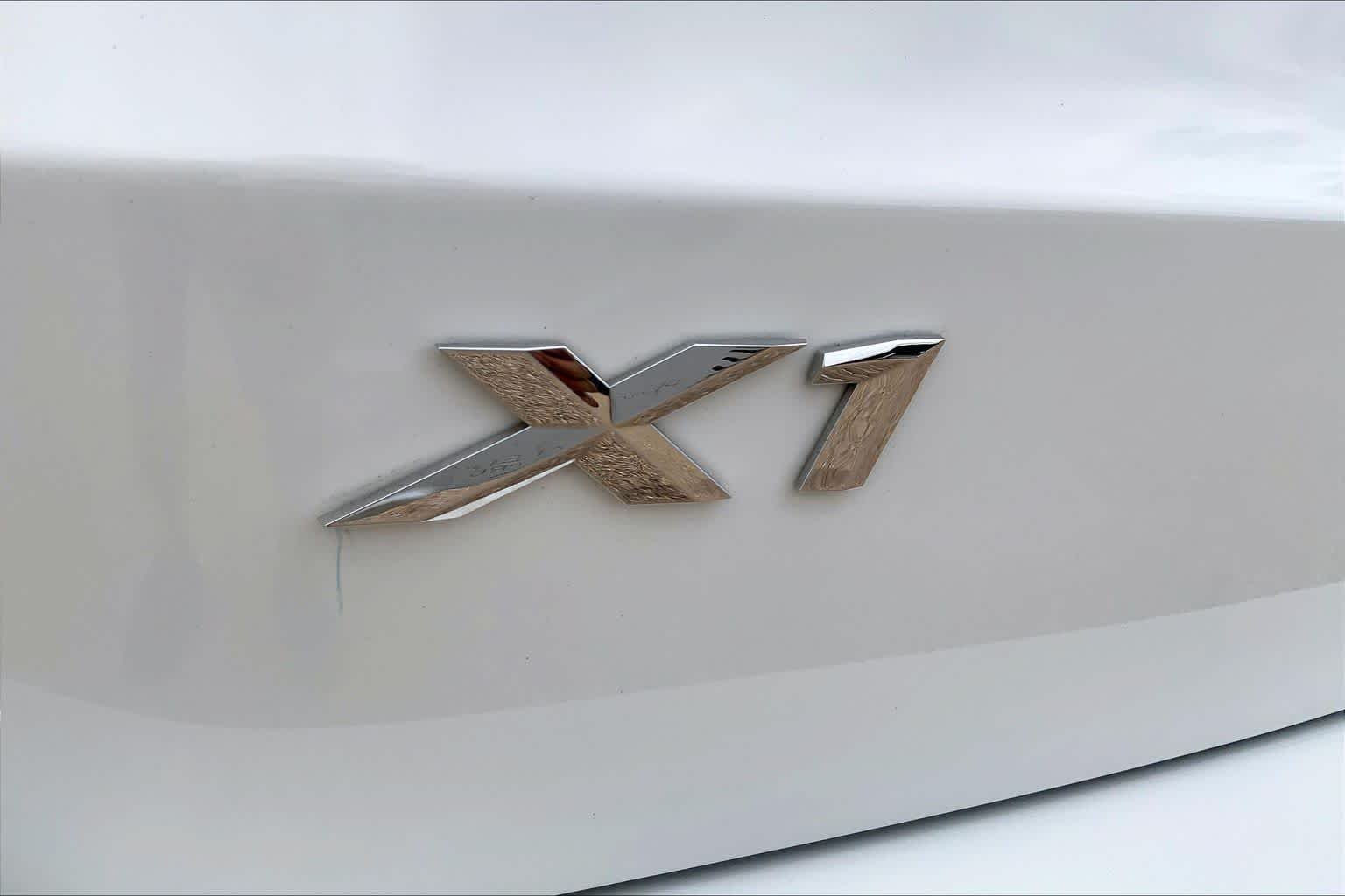 Used 2025 Alpine White BMW xDrive28i image 31