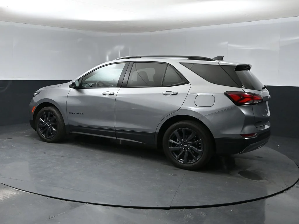 Used 2023 Gray Chevrolet RS image 4