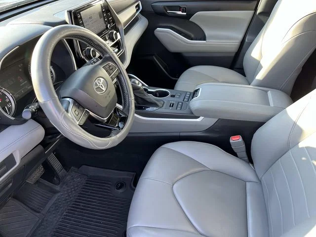 Used 2021 Black Toyota XLE image 28
