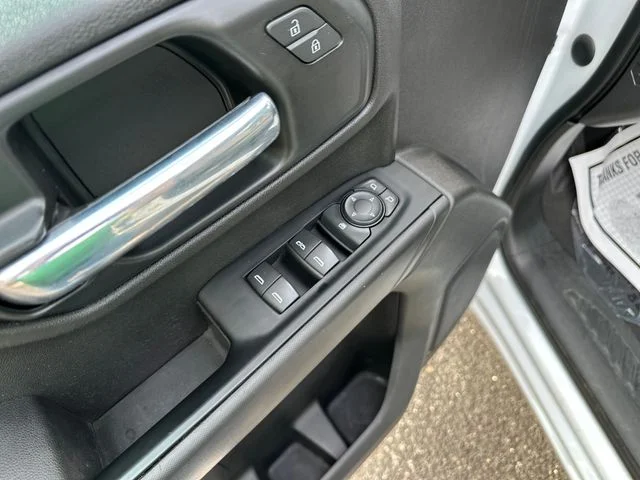 Used 2022 Summit White Chevrolet Custom image 17