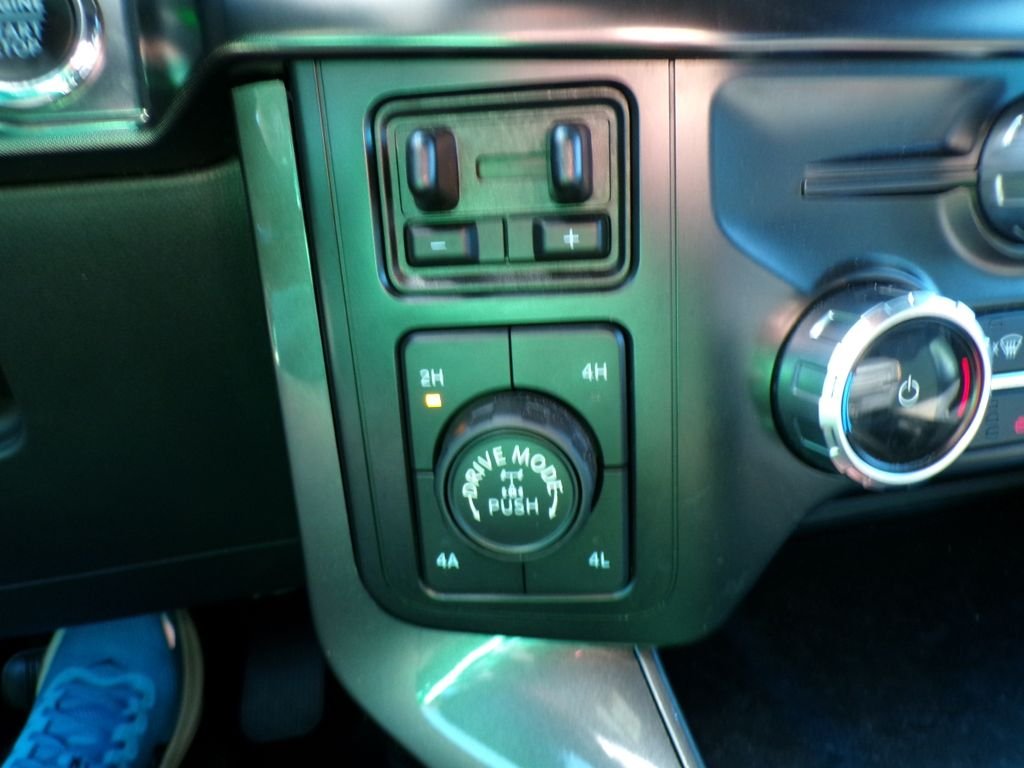 Used 2023 Gray Metallic Ford Tremor image 28