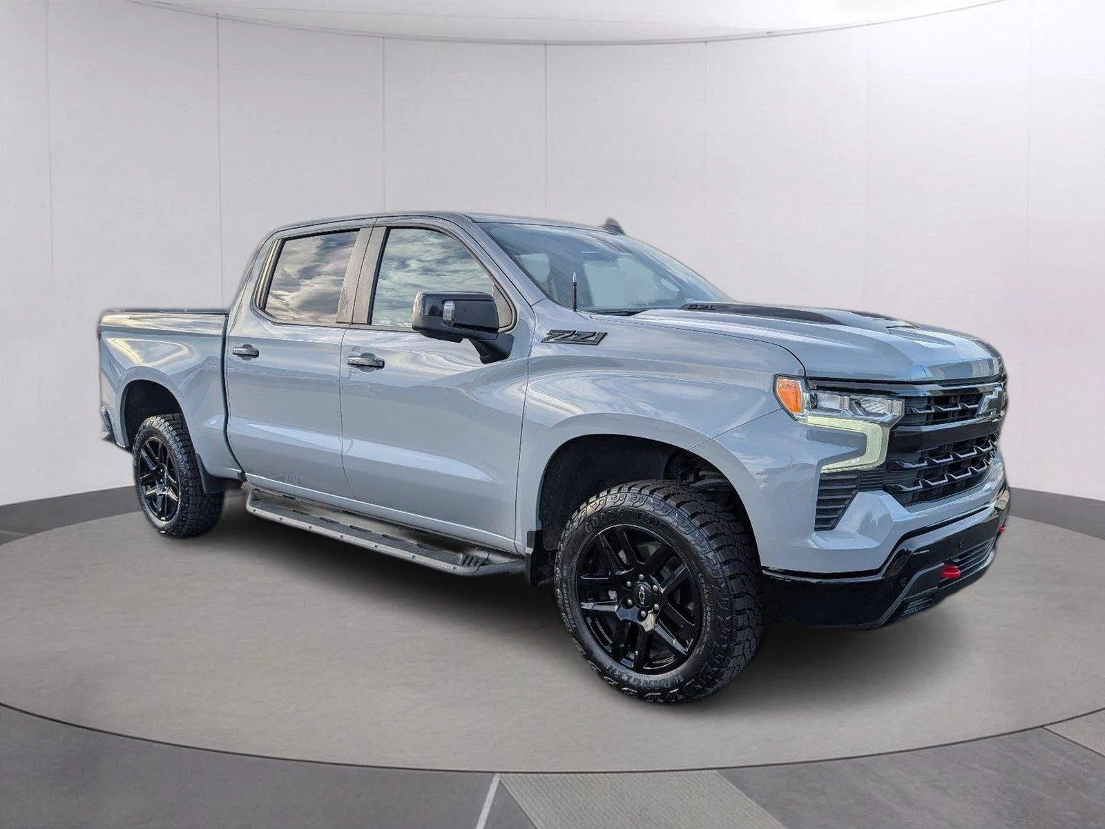 Used 2024 Slate Gray Metallic Chevrolet LT Trail Boss image 9