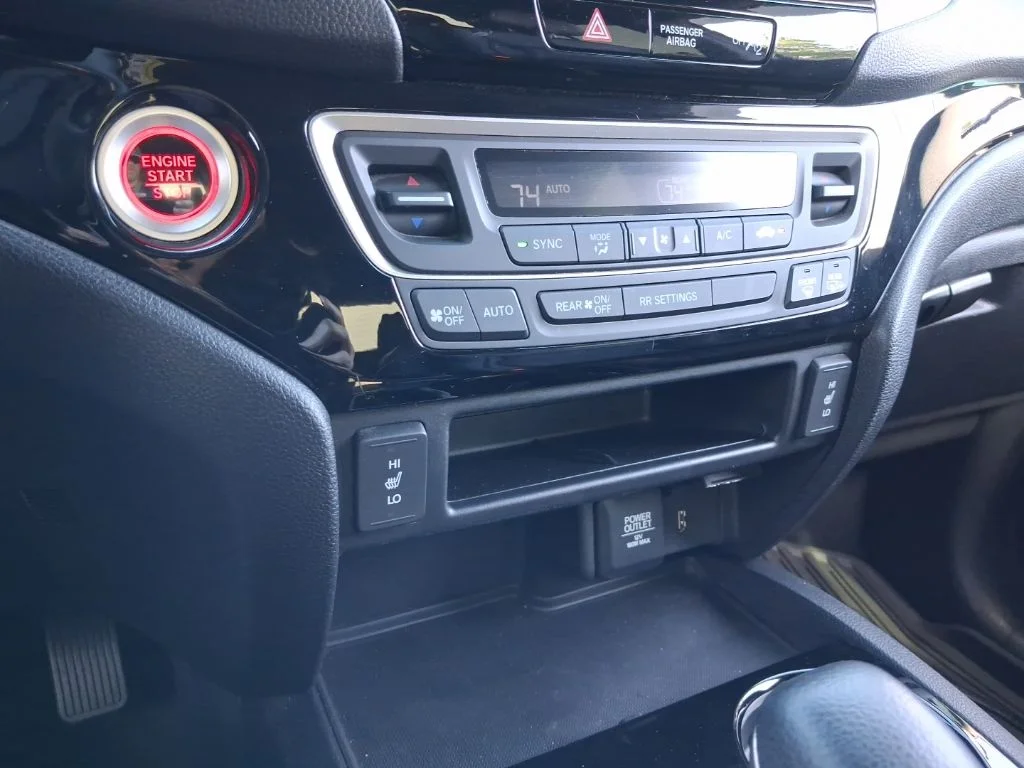 Used 2019  Honda Black Edition image 32