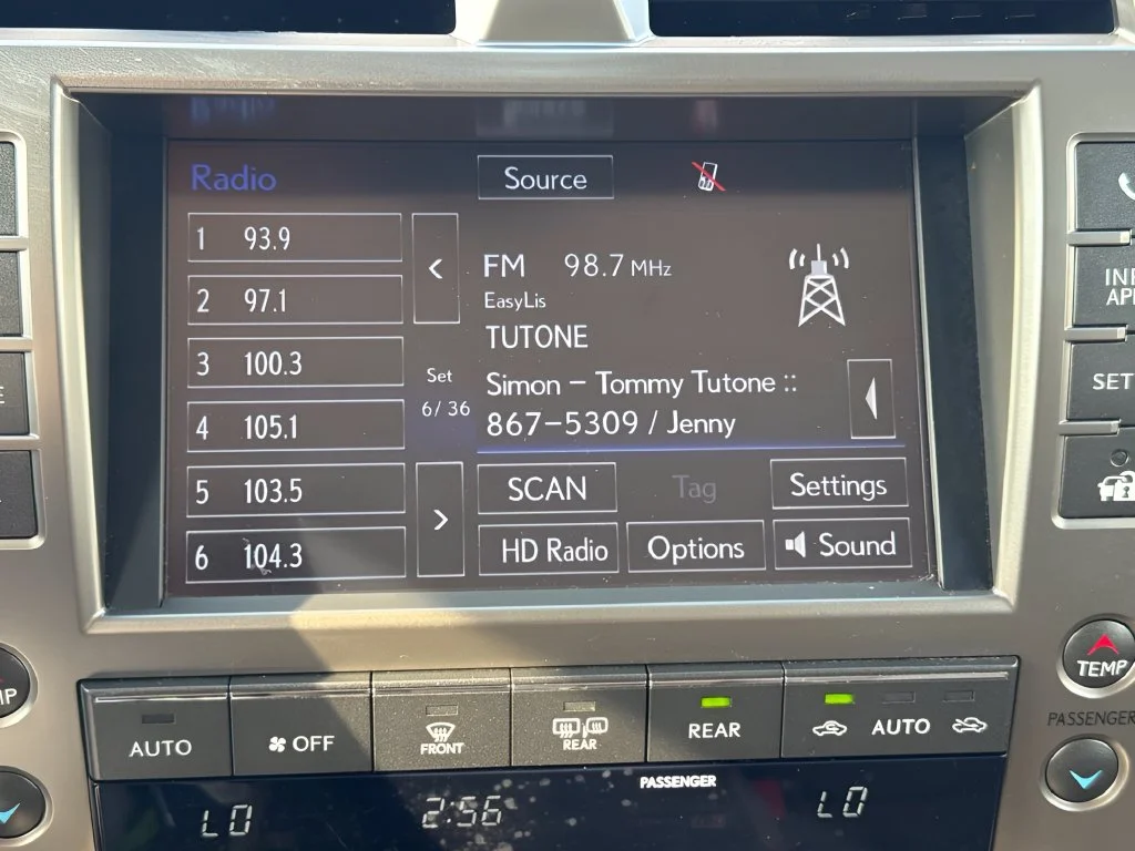 Used 2019 White Lexus 460 image 18