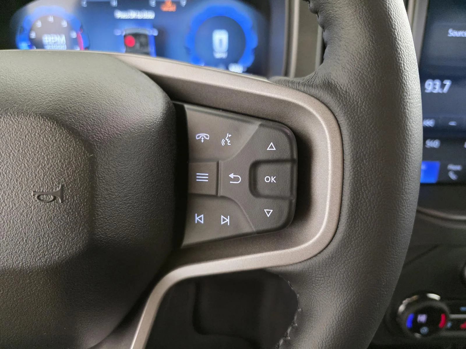 Used 2025 Carbonized Gray Metallic Ford Badlands image 28