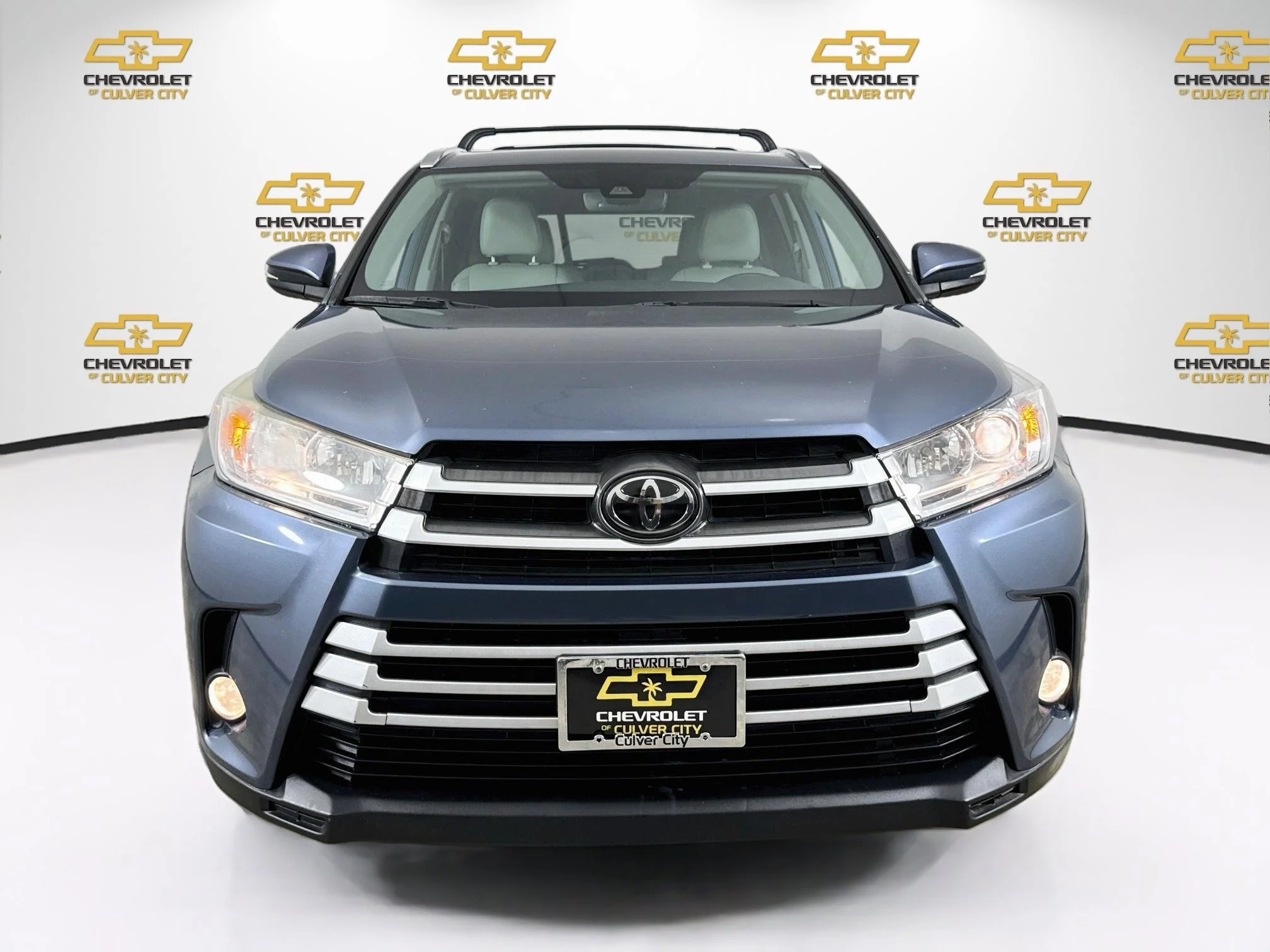 Used 2018 Blue Toyota SE image 2