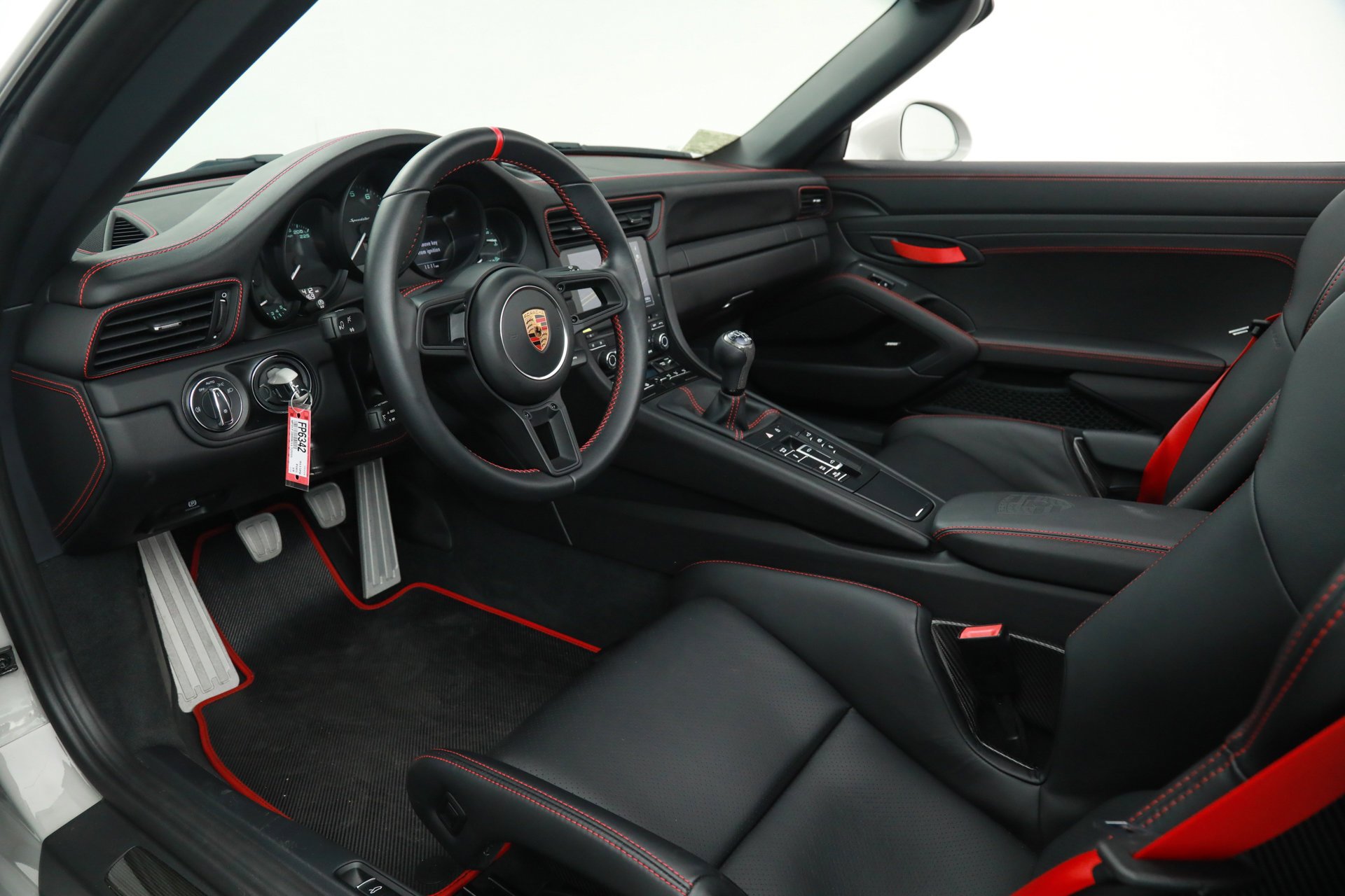 Used 2019 Chalk Porsche Speedster image 23