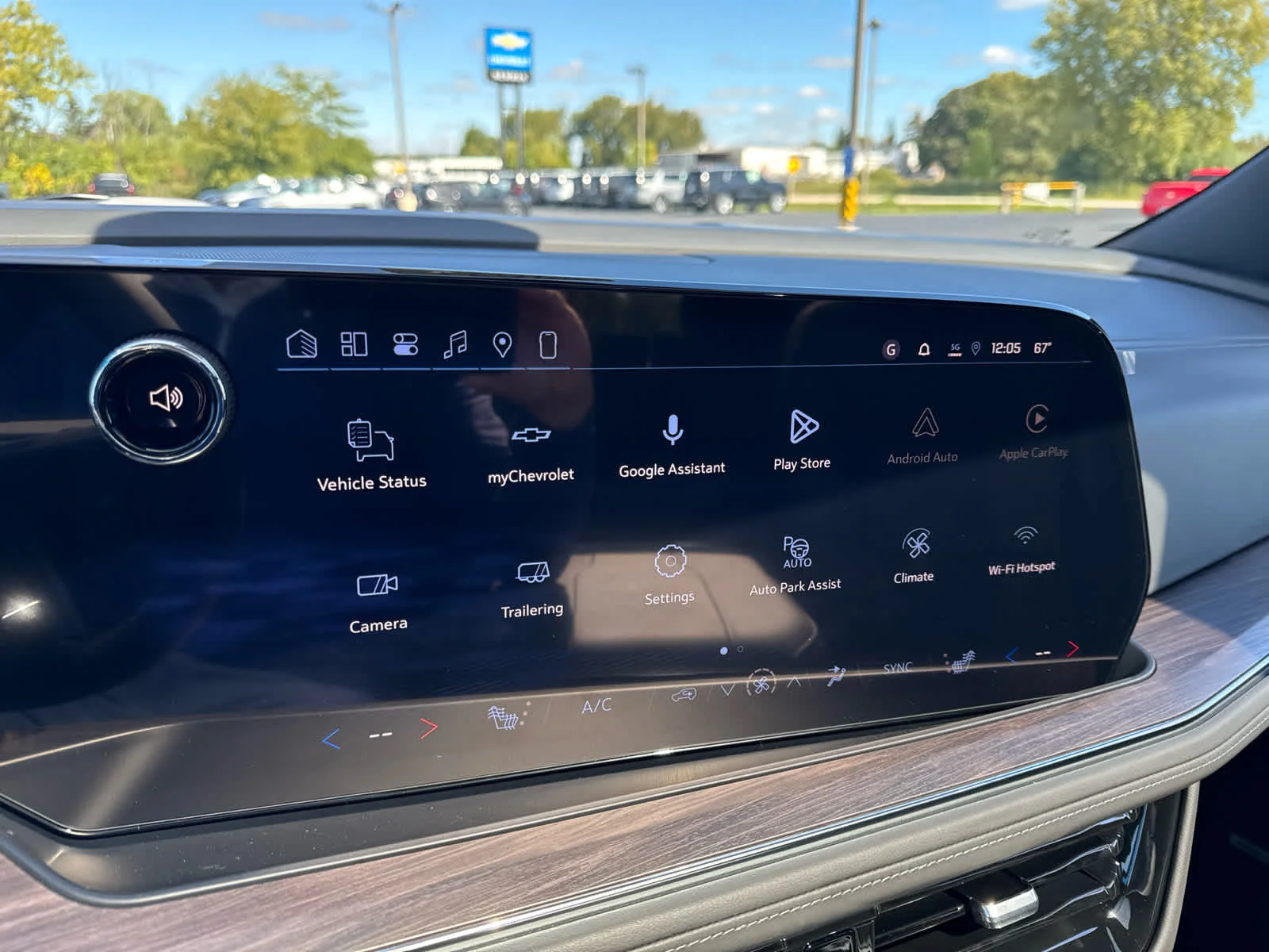 2027 Chevrolet Suburban LT - Photo 26