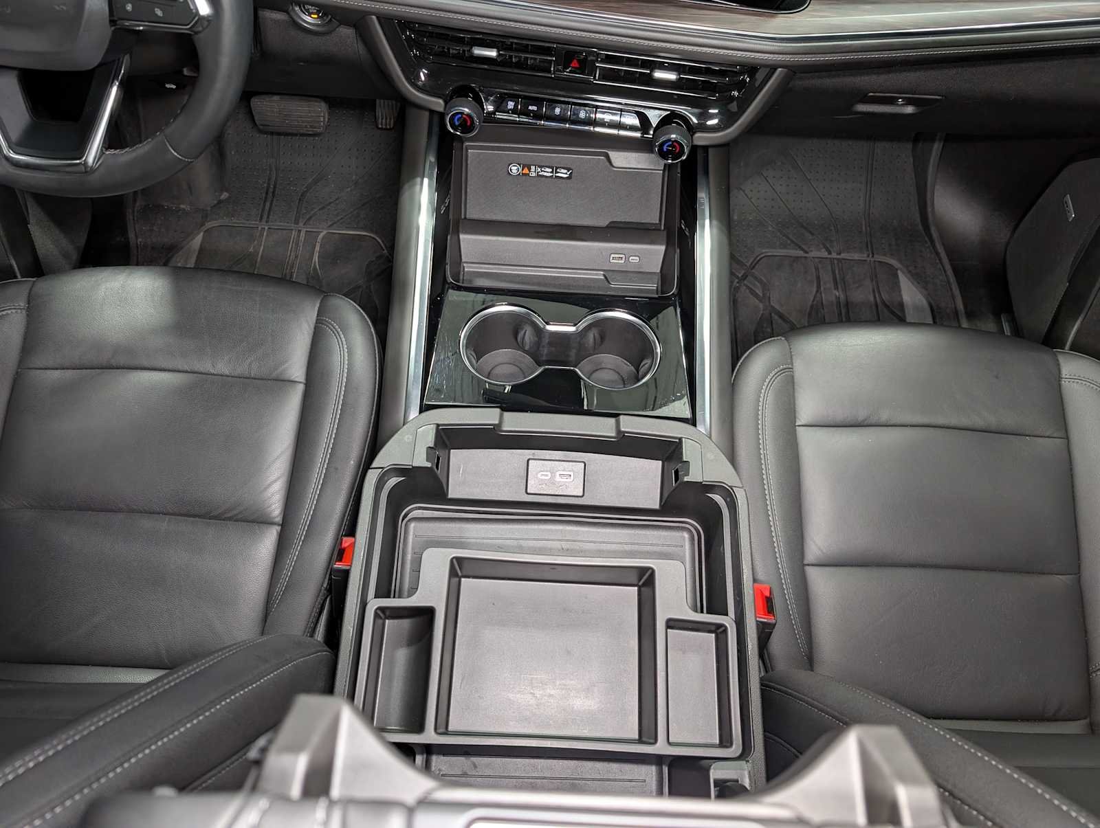 2025 Chevrolet Tahoe Z71 - Photo 20