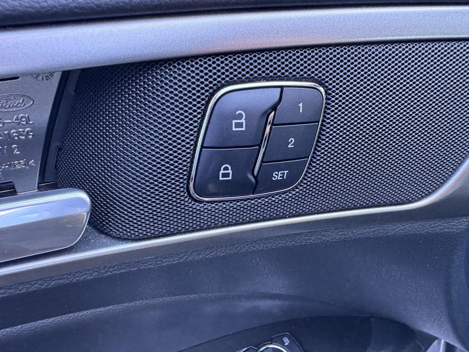 Used 2017 Magnetic Ford SE image 13