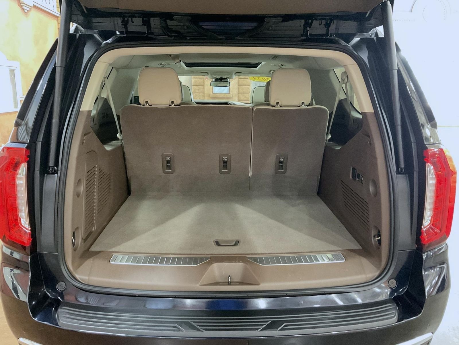 Used 2023 Blue GMC Denali image 23