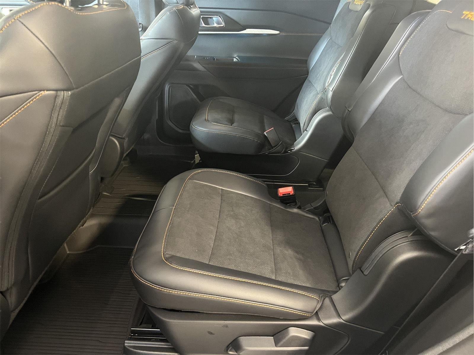 New 2026 Carbonized Gray Metallic Ford Tremor® image 52