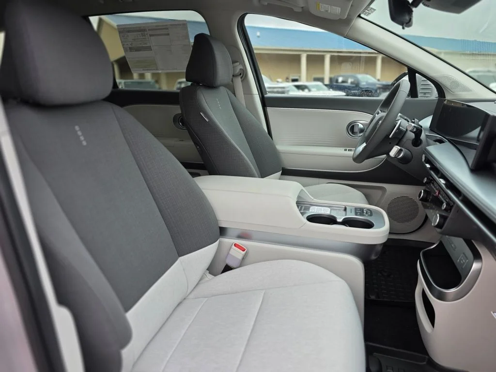 New 2026 Cyber Gray Hyundai SE image 14