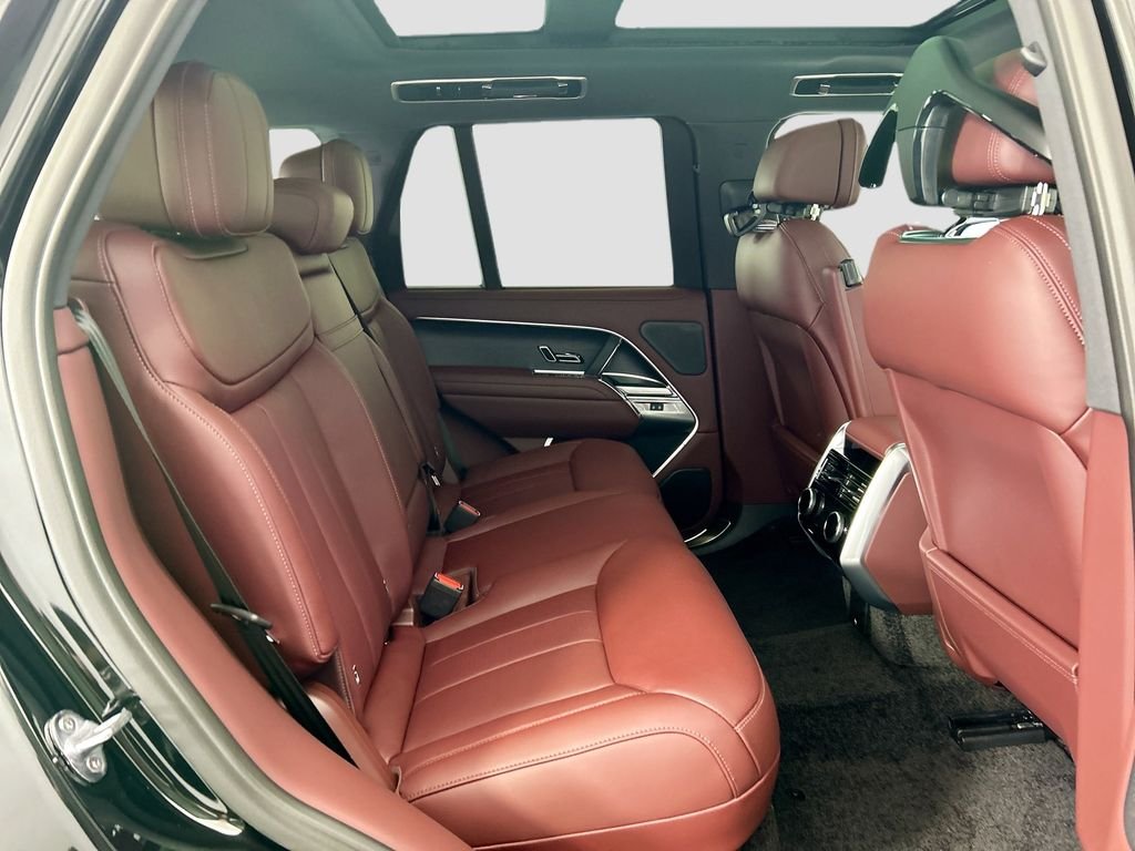 New 2026 Santorini Black Land Rover SE image 21