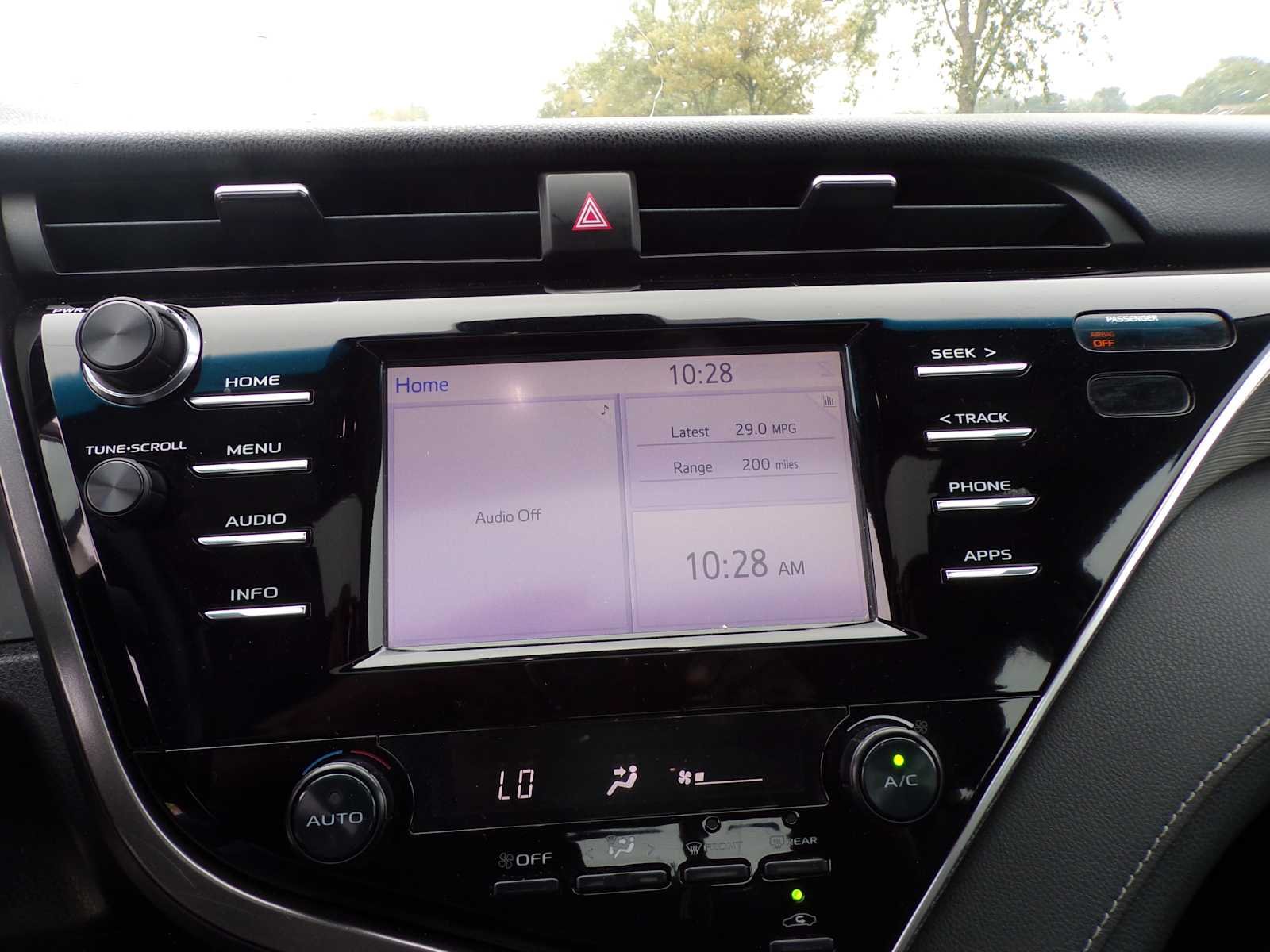 Used 2018 Blue Toyota SE image 12