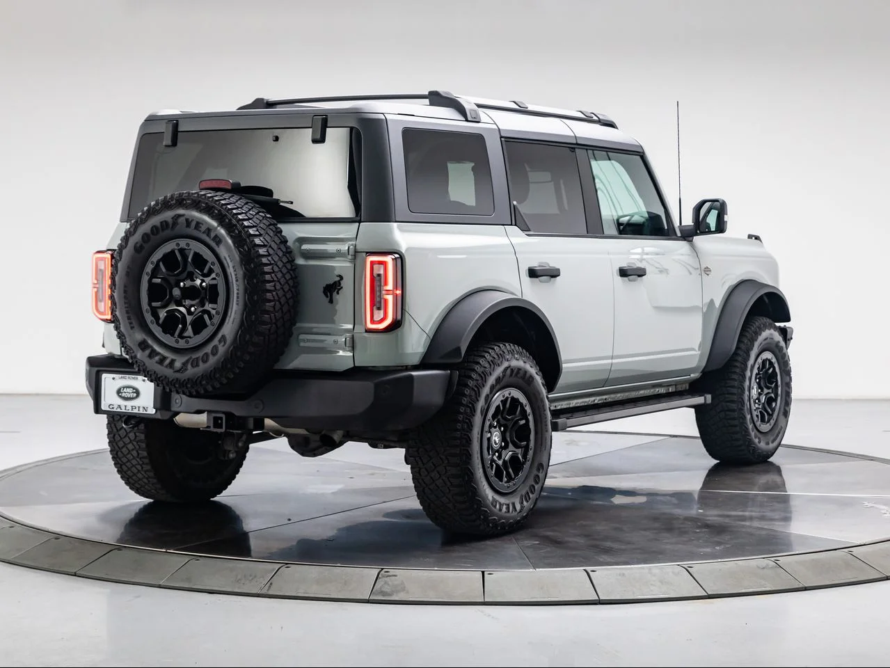 Used 2024 Cactus Gray Ford Wildtrak image 5