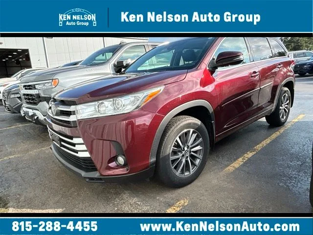 Used 2018 Red Toyota XLE image 1