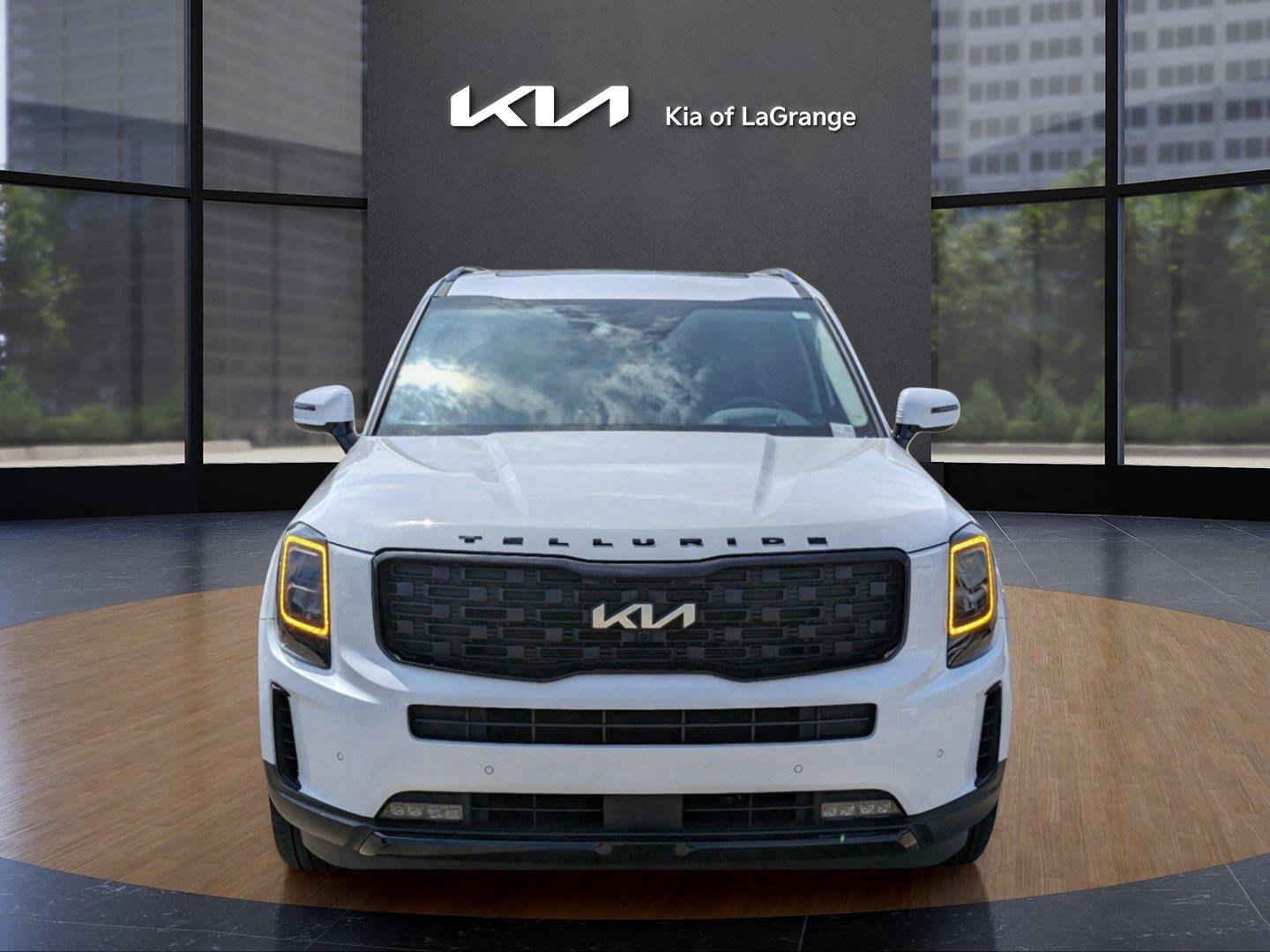 Used 2022 Glacial White Pearl Kia SX image 2