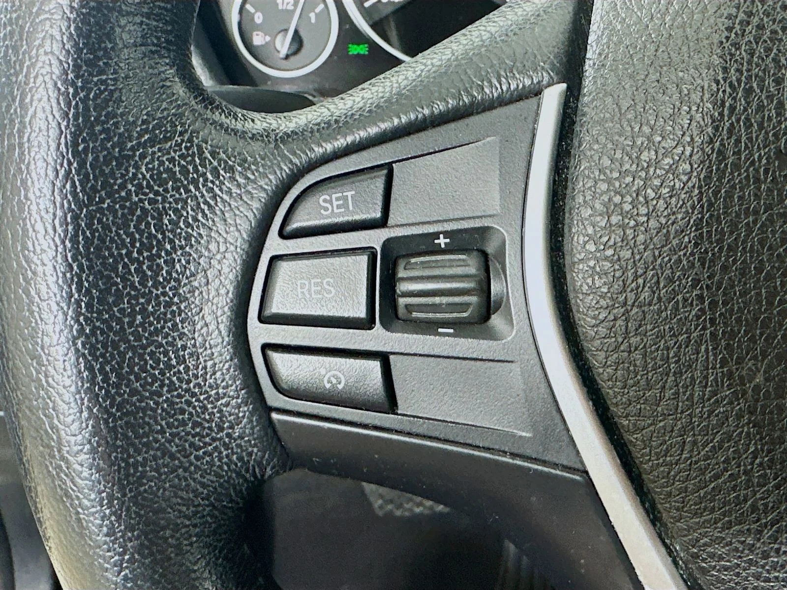 Used 2014 Silver BMW  image 18