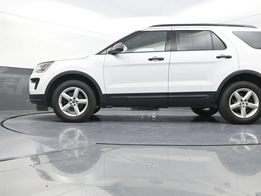 Used 2018 White Ford Base image 24