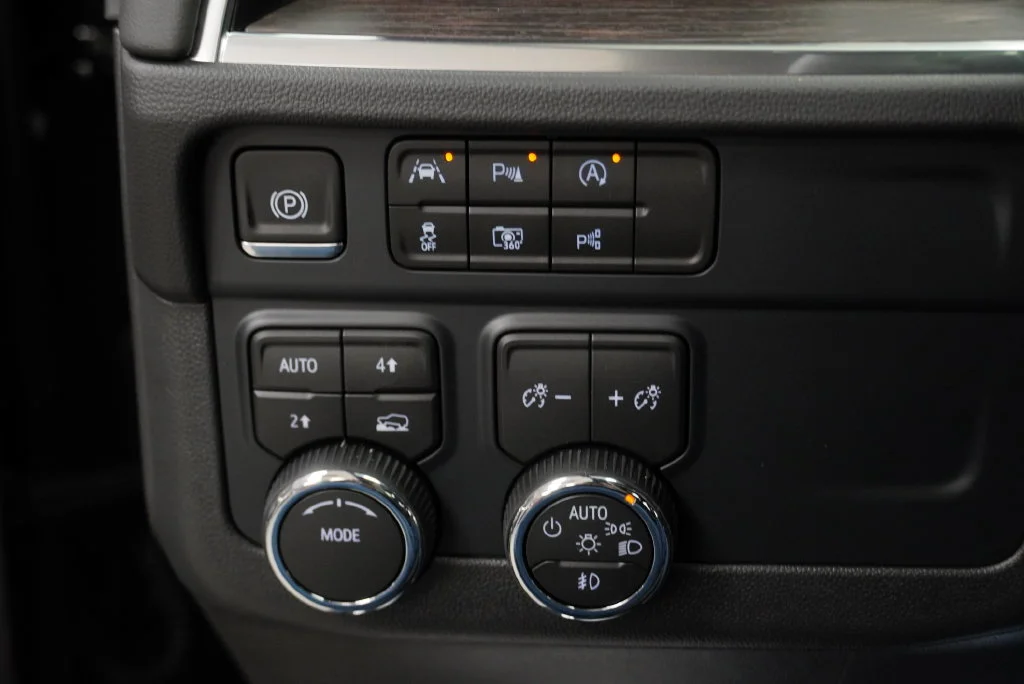 New 2026 Black Chevrolet LT image 31