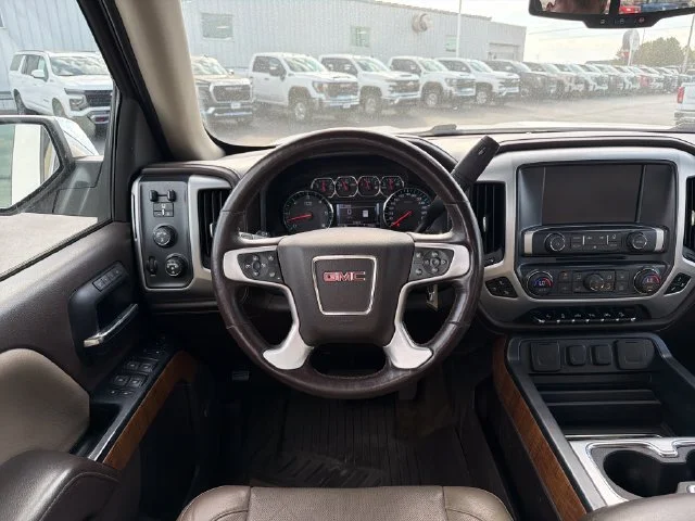 Used 2018 WHITE FROST TRICOAT GMC SLT image 16