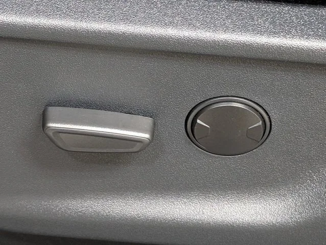 New 2026 Oxford White Ford F-250® XLT image 49