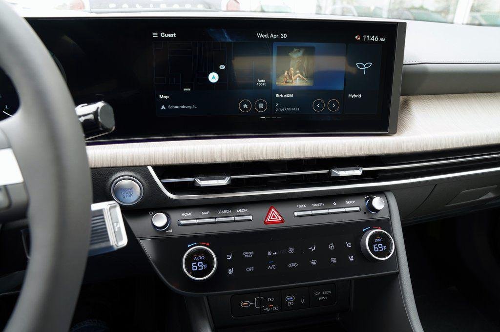 2025 Hyundai Sonata Hybrid Limited - Photo 16