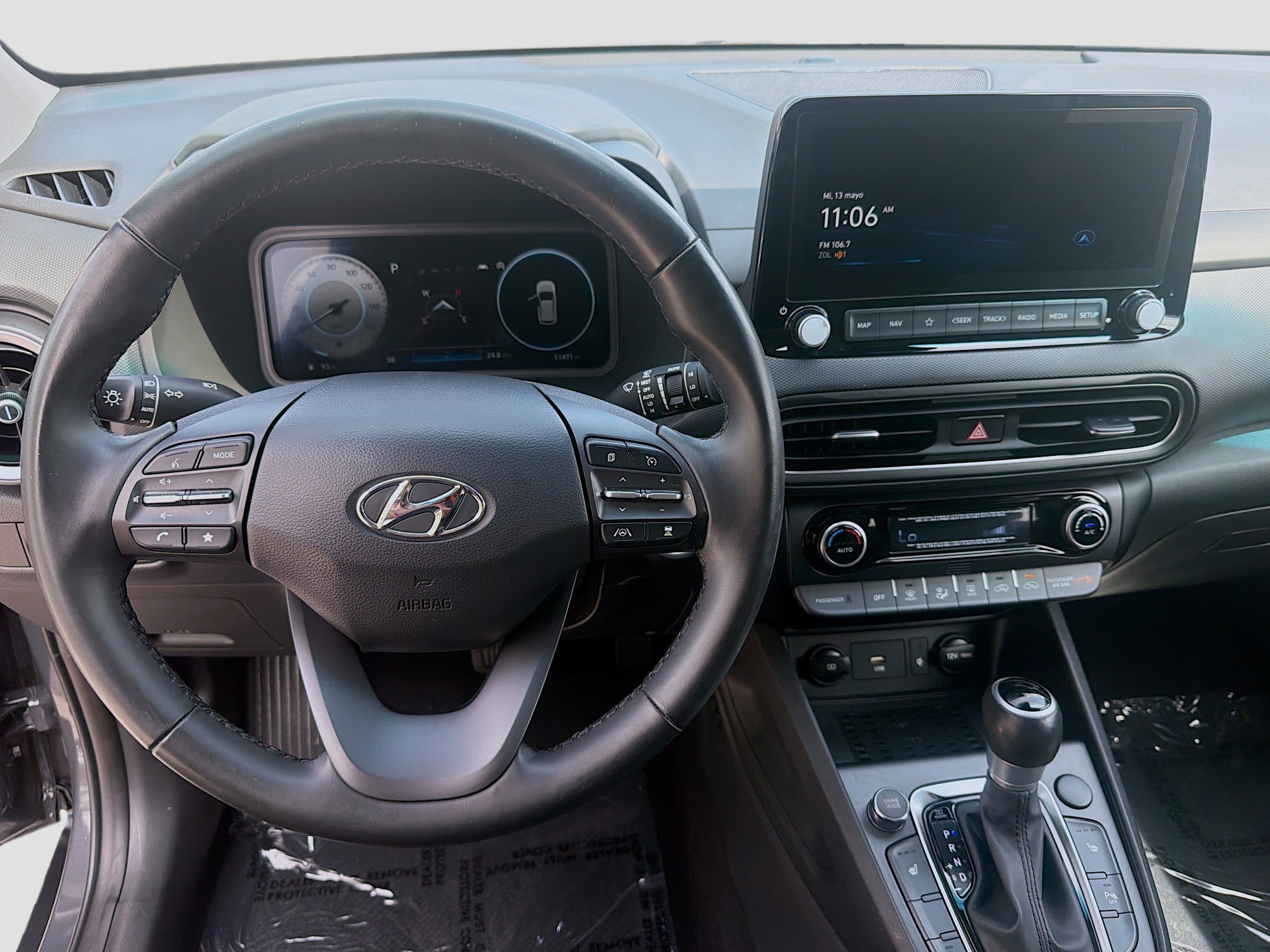 Used 2023 Ecotronic Gray Hyundai Limited image 8