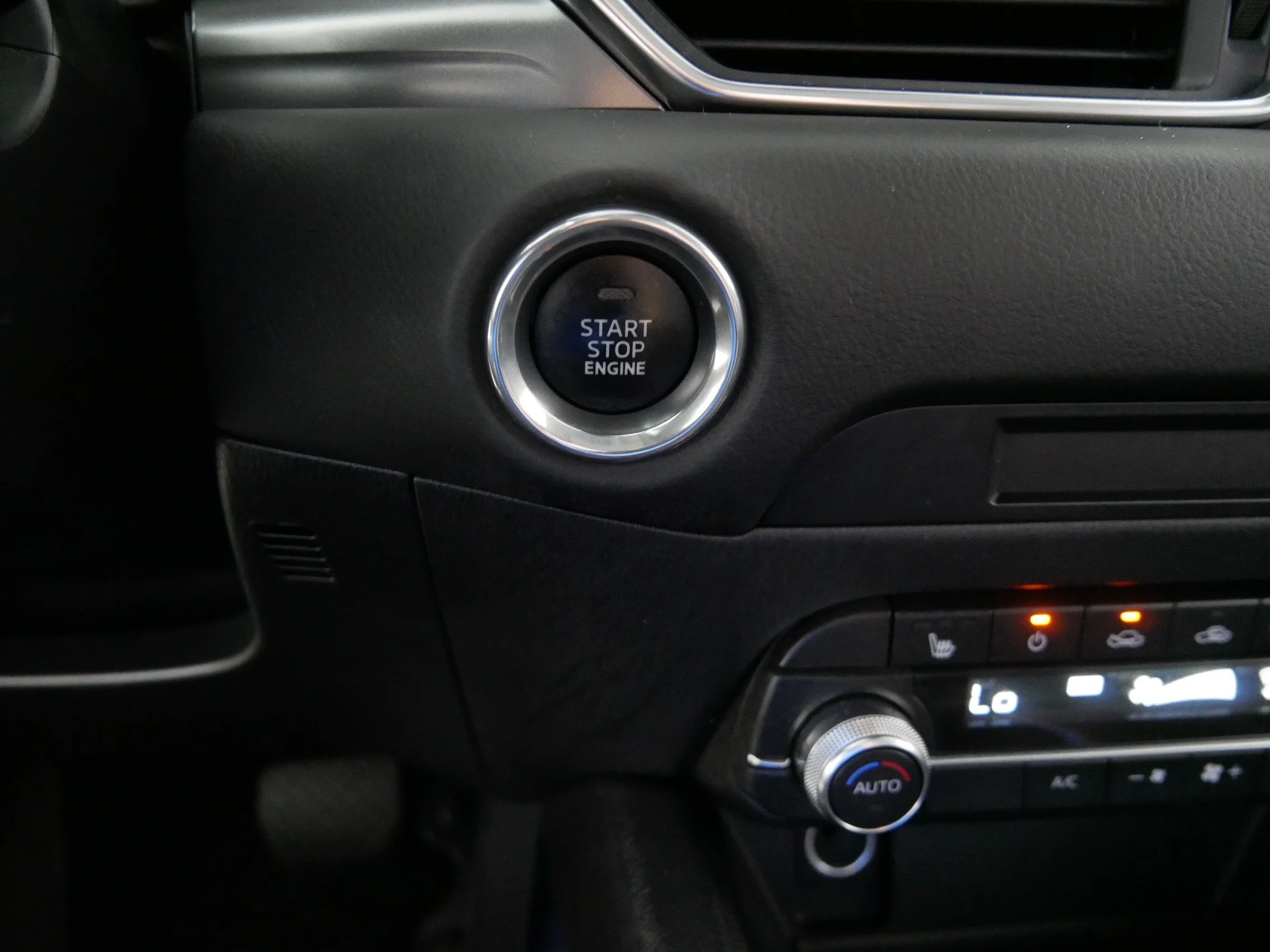Used 2025 Platinum Quartz Metallic Mazda 2.5 S Preferred Package image 29