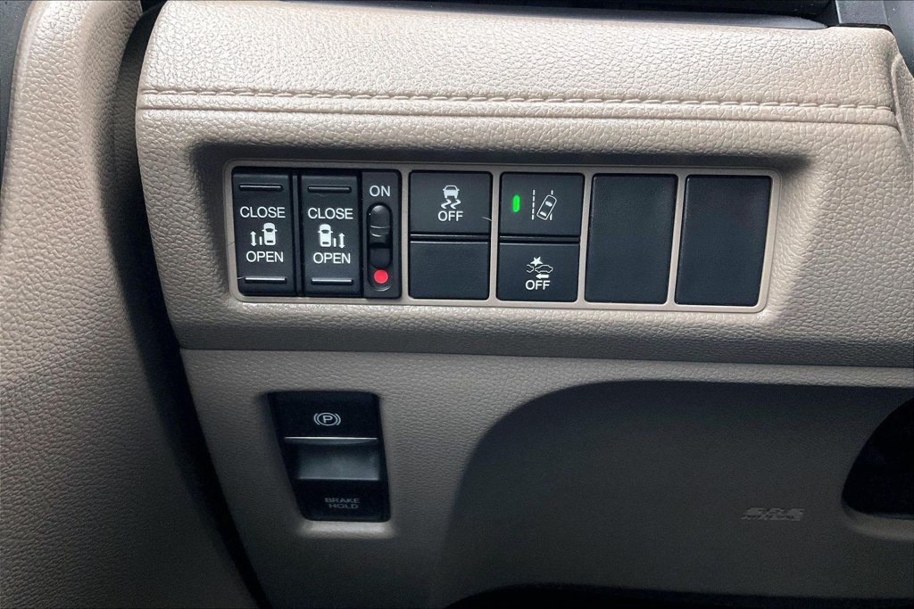 Used 2019  Honda EX image 37