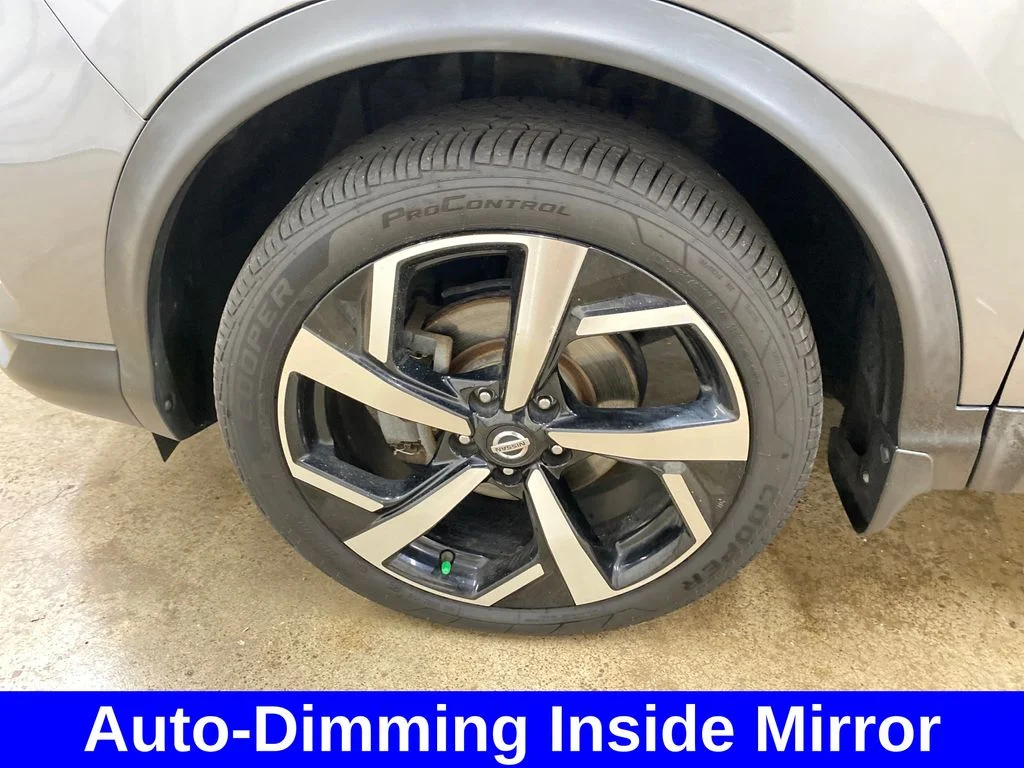 Used 2020 Gray Nissan SL image 18
