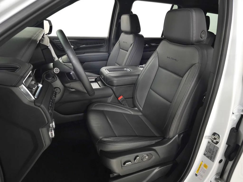 Used 2024 White GMC Denali image 19