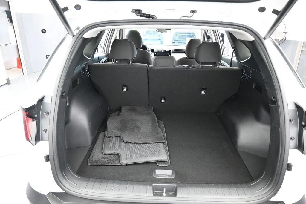 Used 2024 White Pearl Hyundai SEL image 37