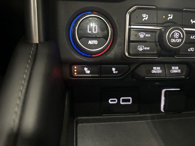 Used 2022 White Chevrolet Z71 image 35