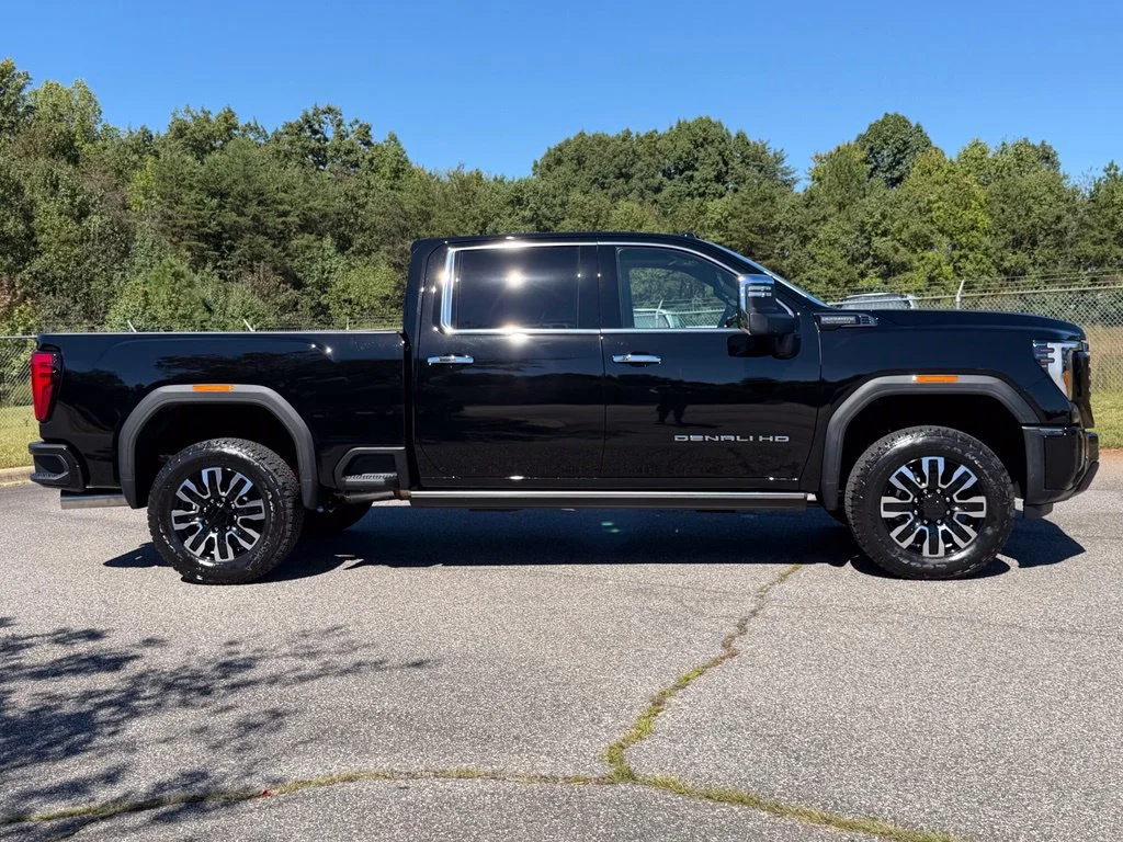 2026 GMC Sierra 2500HD Denali Ultimate - Photo 3