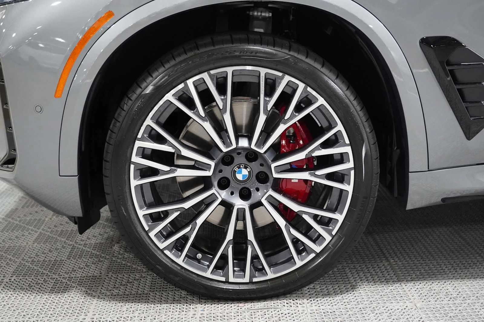 New 2026 Skyscraper Grey Metallic BMW xDrive40i image 5