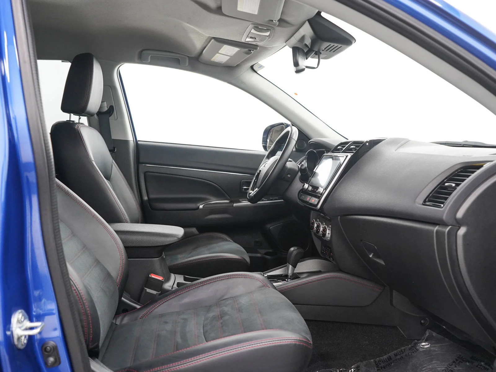 Used 2024 Blue Mitsubishi SE image 12