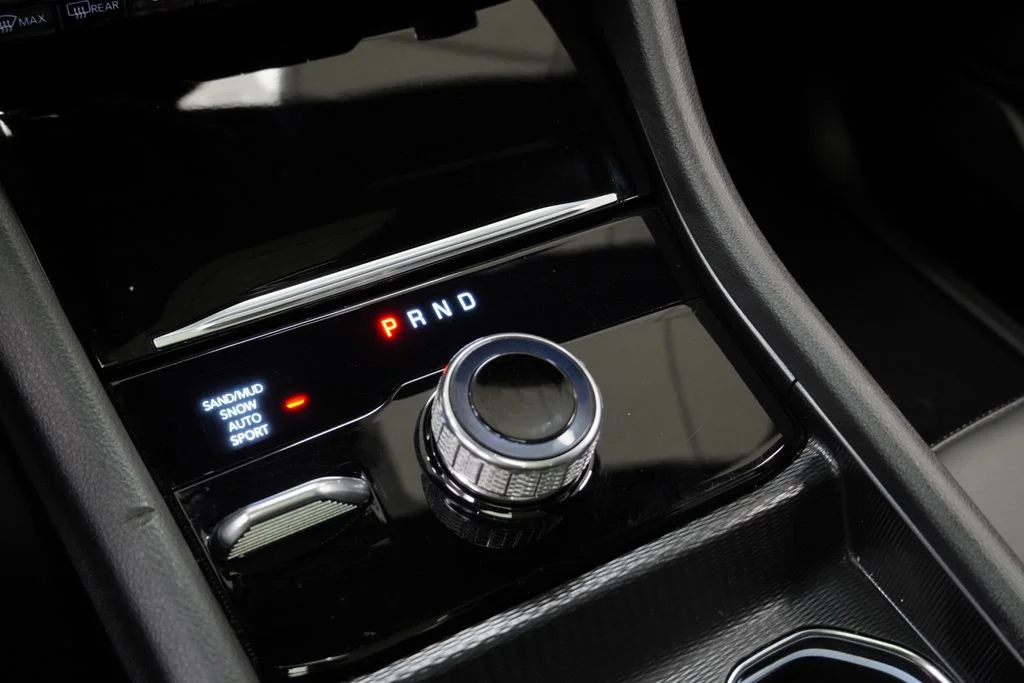 Used 2025 White Jeep Limited image 40
