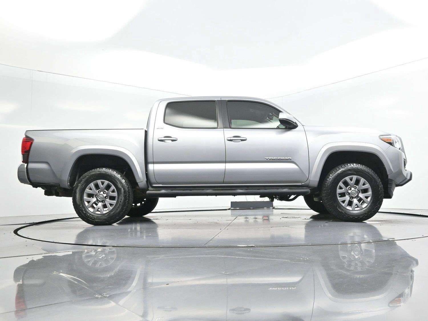 Used 2019 Silver Sky Metallic Toyota SR image 44