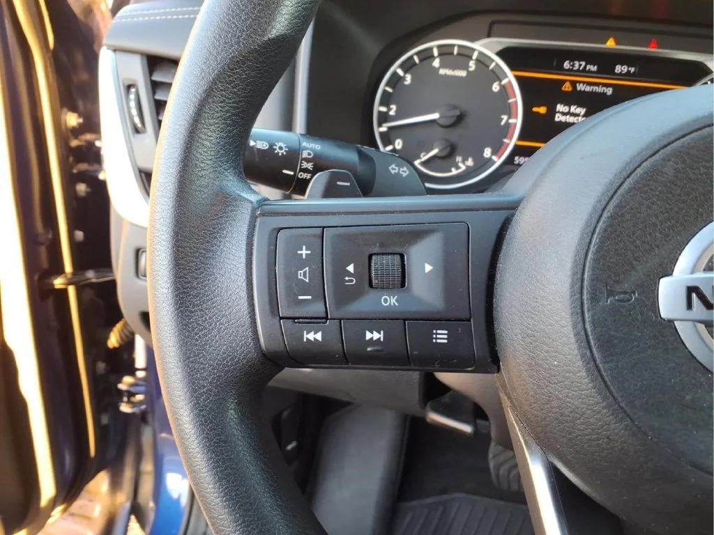 Used 2021 Blue Nissan S image 22