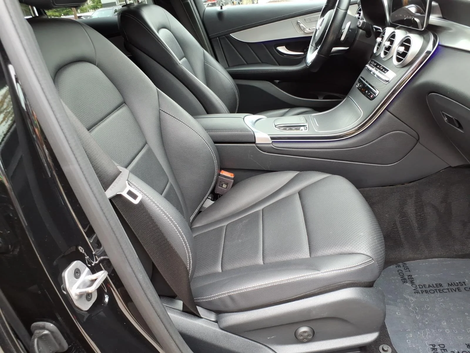 Used 2023 Black Mercedes-Benz GLC 300 image 24