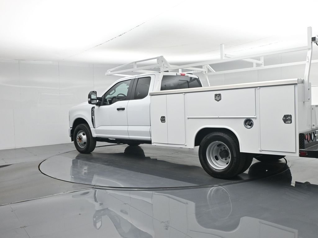 New 2026 Oxford White Ford XL image 6