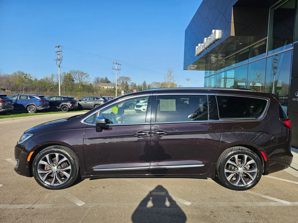 Used 2018 Chrysler Pacifica Limited with VIN 2C4RC1GG2JR103970 for sale in Menomonee Falls, WI