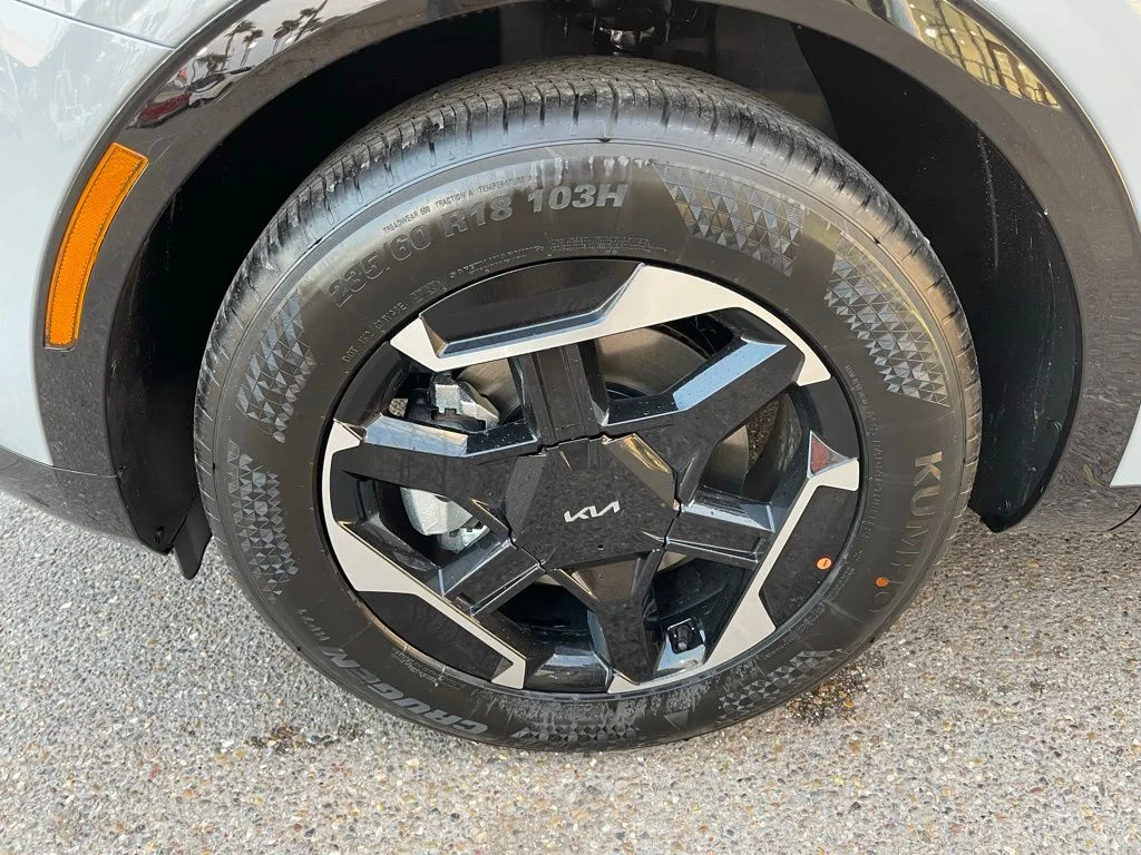 New 2026 Gray Kia SX image 28
