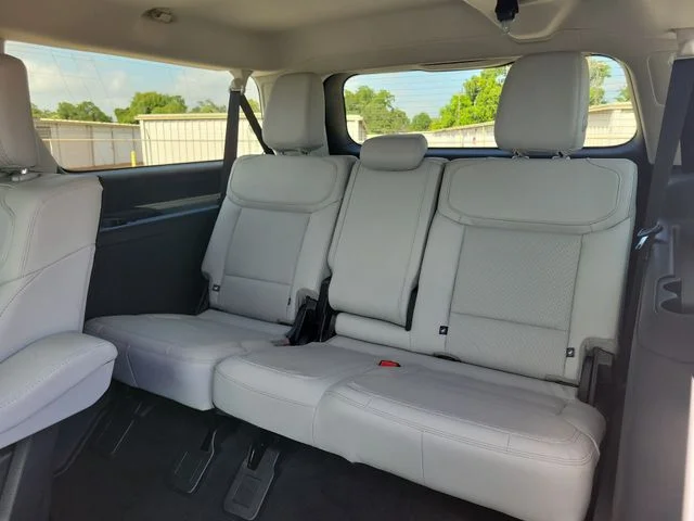 New 2027 White Ford Platinum image 11