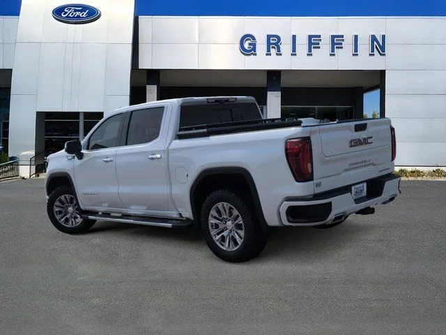 Used 2023 White Frost Tricoat GMC Denali image 9