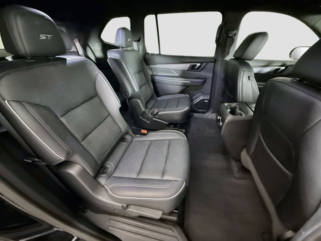 Used 2025 Black Buick Sport Touring image 28